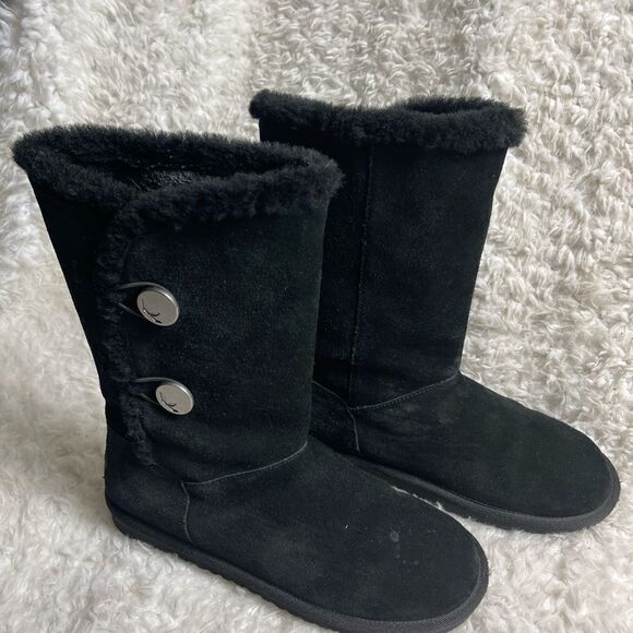 Koolaburra By UGG  Kinslei Black suede mid calf boots  buttons accents size 8 - Picture 1 of 12